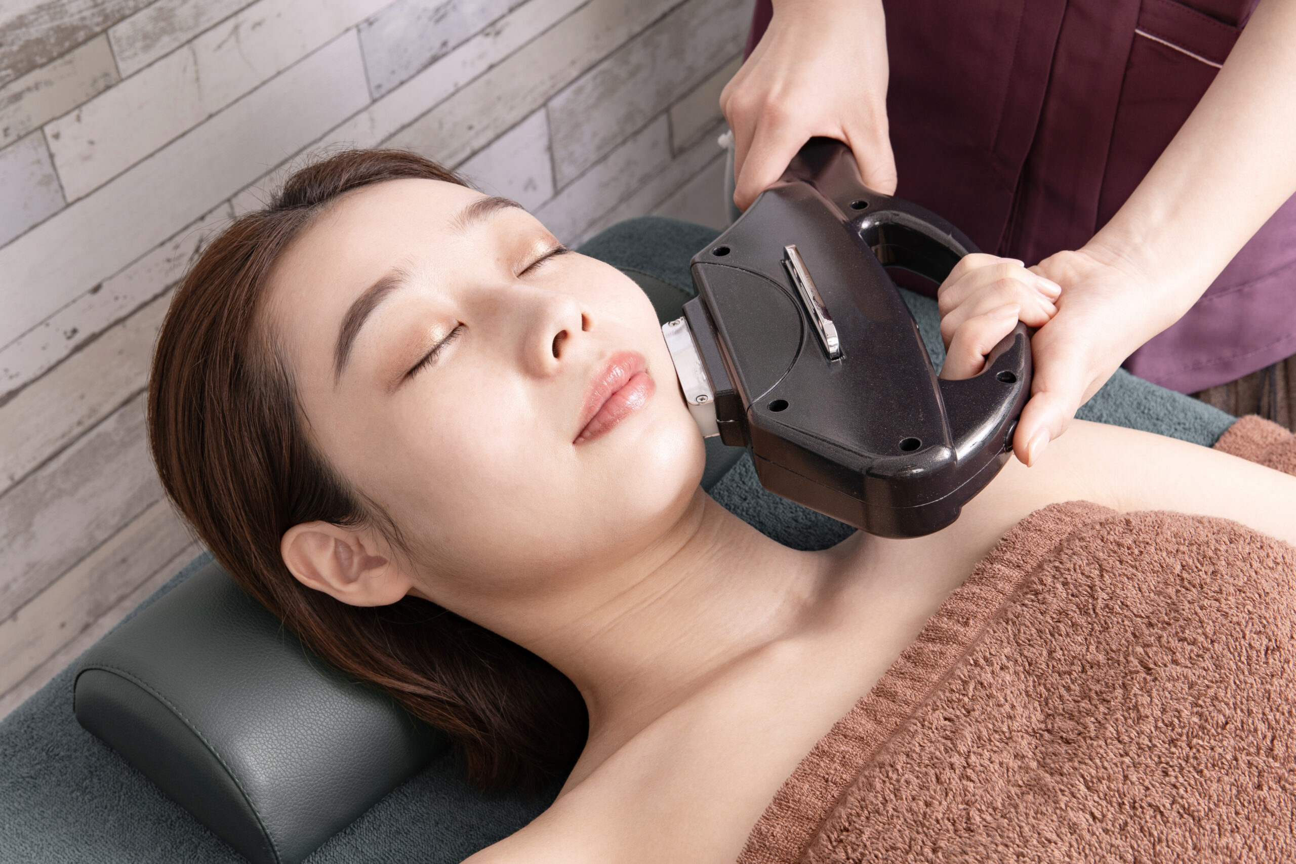 顔脱毛のメリット、デメリットについて解説。顔脱毛の実際！